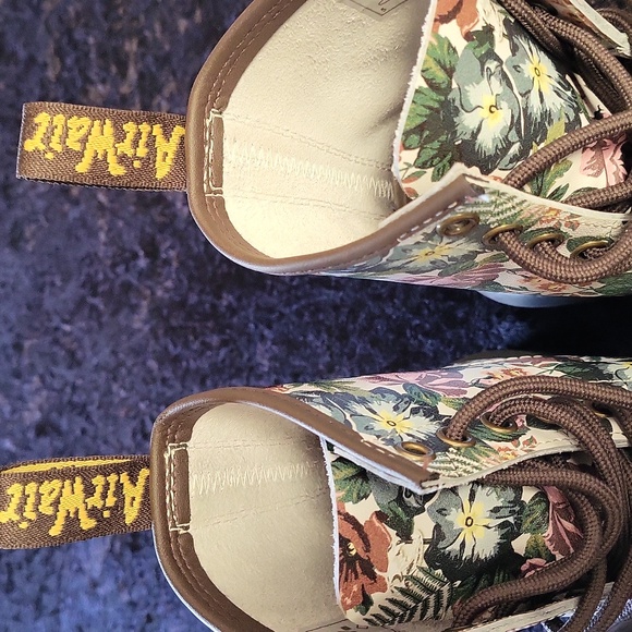 Dr Martin Lace Up Floral Lace-Up Boots - Picture 3 of 11